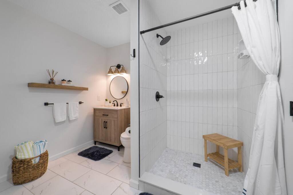 New Modern Bungalow Close To Downtown! Fully Fenced Yard St. Augustine Buitenkant foto