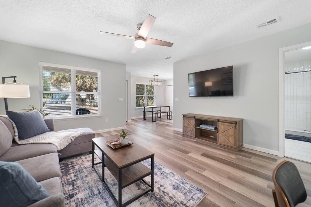 New Modern Bungalow Close To Downtown! Fully Fenced Yard St. Augustine Buitenkant foto