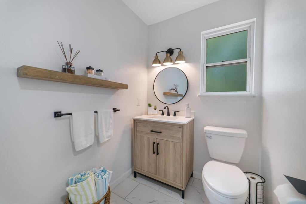 New Modern Bungalow Close To Downtown! Fully Fenced Yard St. Augustine Buitenkant foto