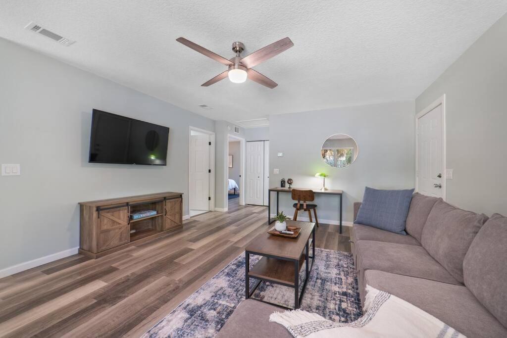 New Modern Bungalow Close To Downtown! Fully Fenced Yard St. Augustine Buitenkant foto